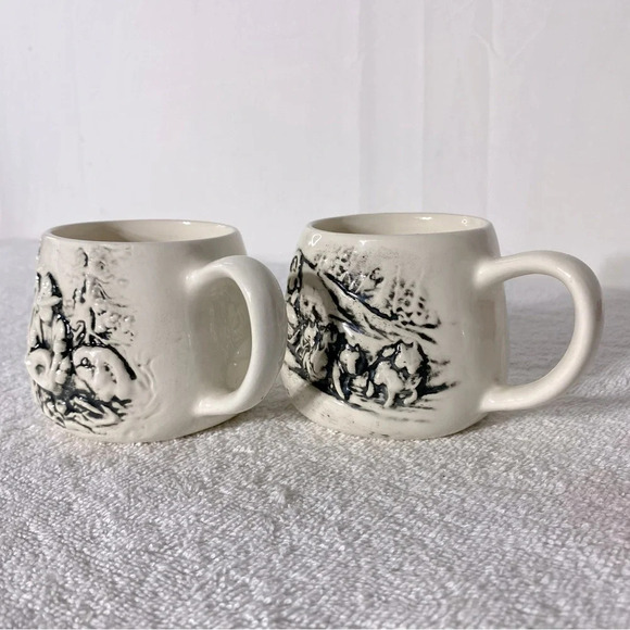 Vintage Handmade Cream Ceramic Whitehorse Yukon Mining Wolf Mugs x2 - Picture 3 of 12
